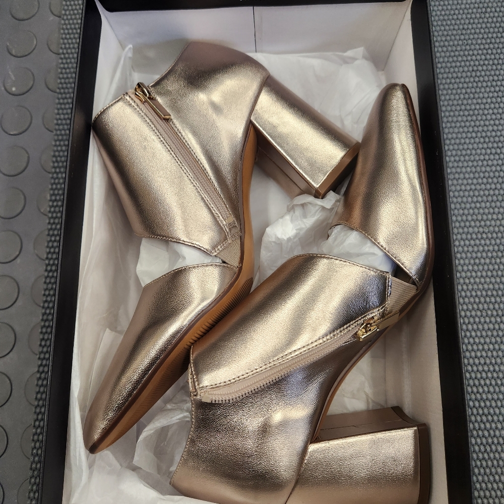 Naturalizer Light Bronze Heels ✨️
